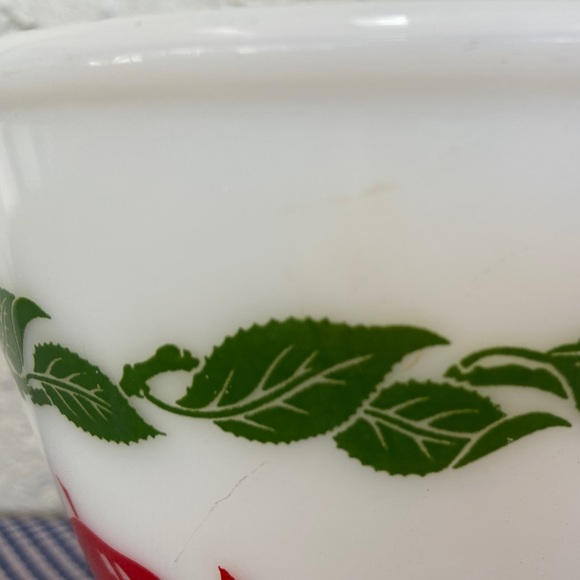 MCM Hazel Atlas White Splash-Proof Mixing Bowl - Apple Design - Picture 10 of 14